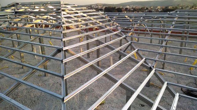 Estrutura de aço para telhado residencial